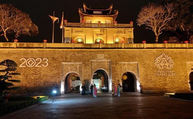 Hanoi offers Thang Long Citadel night tour for foreign visitors hinh anh 1