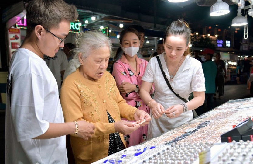 Đi chơi Tết Dương lịch: Khách ít, vẫn có tình trạng ‘chặt chém’