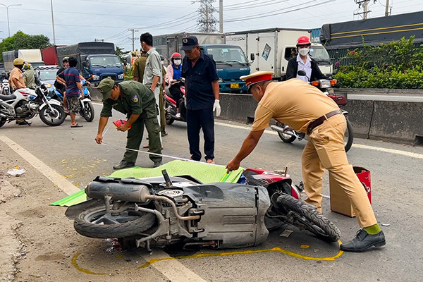 TP.HCM: Nam sinh năm 3 tử vong trên đường đi làm thêm về nhà