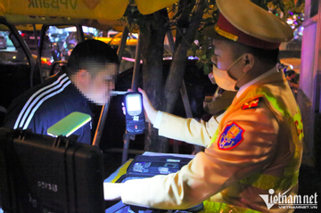 Chủ tịch Hà Nội nghiêm cấm cán bộ ‘giải cứu’ lái xe vi phạm nồng độ cồn