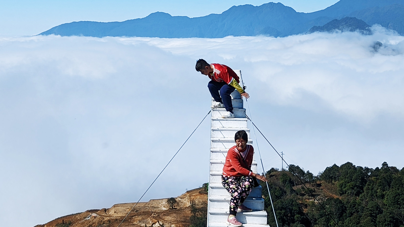 Công viên săn mây trên cổng trời Ô Quy Hồ