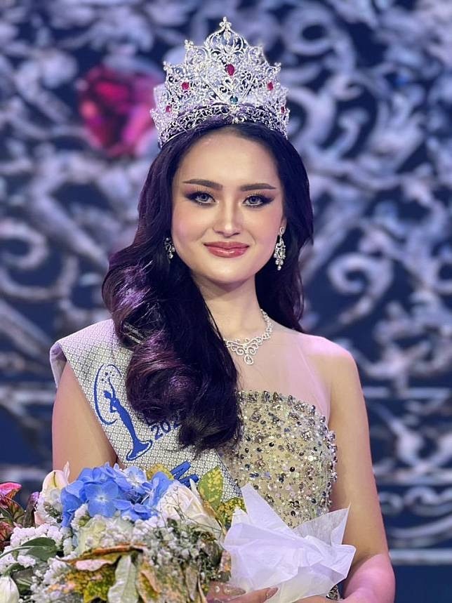 Miss Universe 2022: Hoa hậu Lào là người H'Mông, Haiti mồ côi cha mẹ