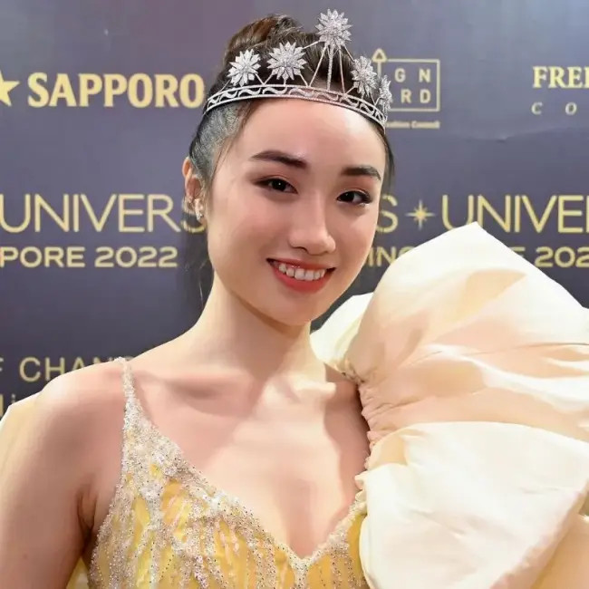 Miss Universe 2022: Hoa hậu Lào là người H'Mông, Haiti mồ côi cha mẹ