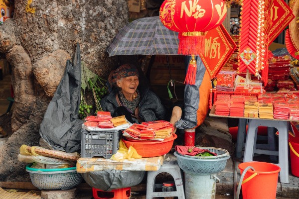 Trẻ con xưa ngóng lì xì, nhặt nhạnh từng đồng đóng học phí