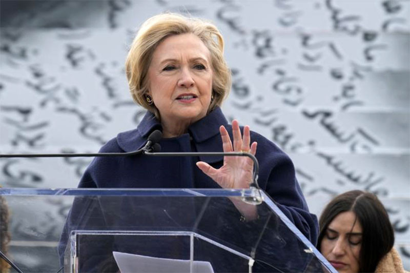 Bà Hillary Clinton có công việc mới