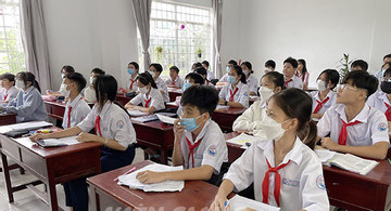 Học sinh khối lớp 11 ở Kiên Giang đột nhiên bị hoãn thi học kỳ 1