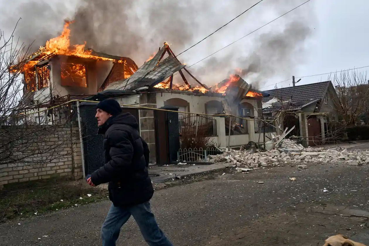 Nga tố Kiev vi phạm lệnh ngừng bắn, còi báo động không kích vang khắp Ukraine