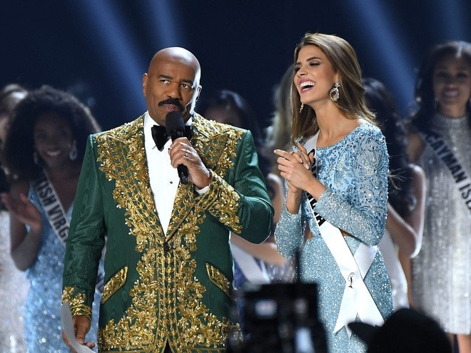 MC gốc Việt sở hữu phong cách gợi cảm dẫn chung kết Hoa hậu Hoàn vũ - 3