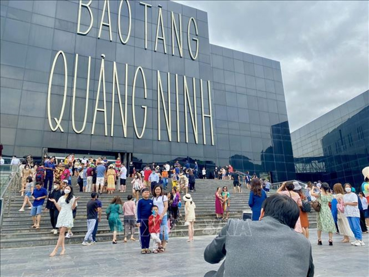 Quang Ninh: Only Chinese arrivals with virus symptoms subject to COVID-19 testing