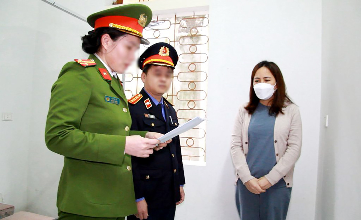 3 cán bộ hải quan Nghệ An bị bắt đã 'làm luật' hơn 5.000 lượt xe