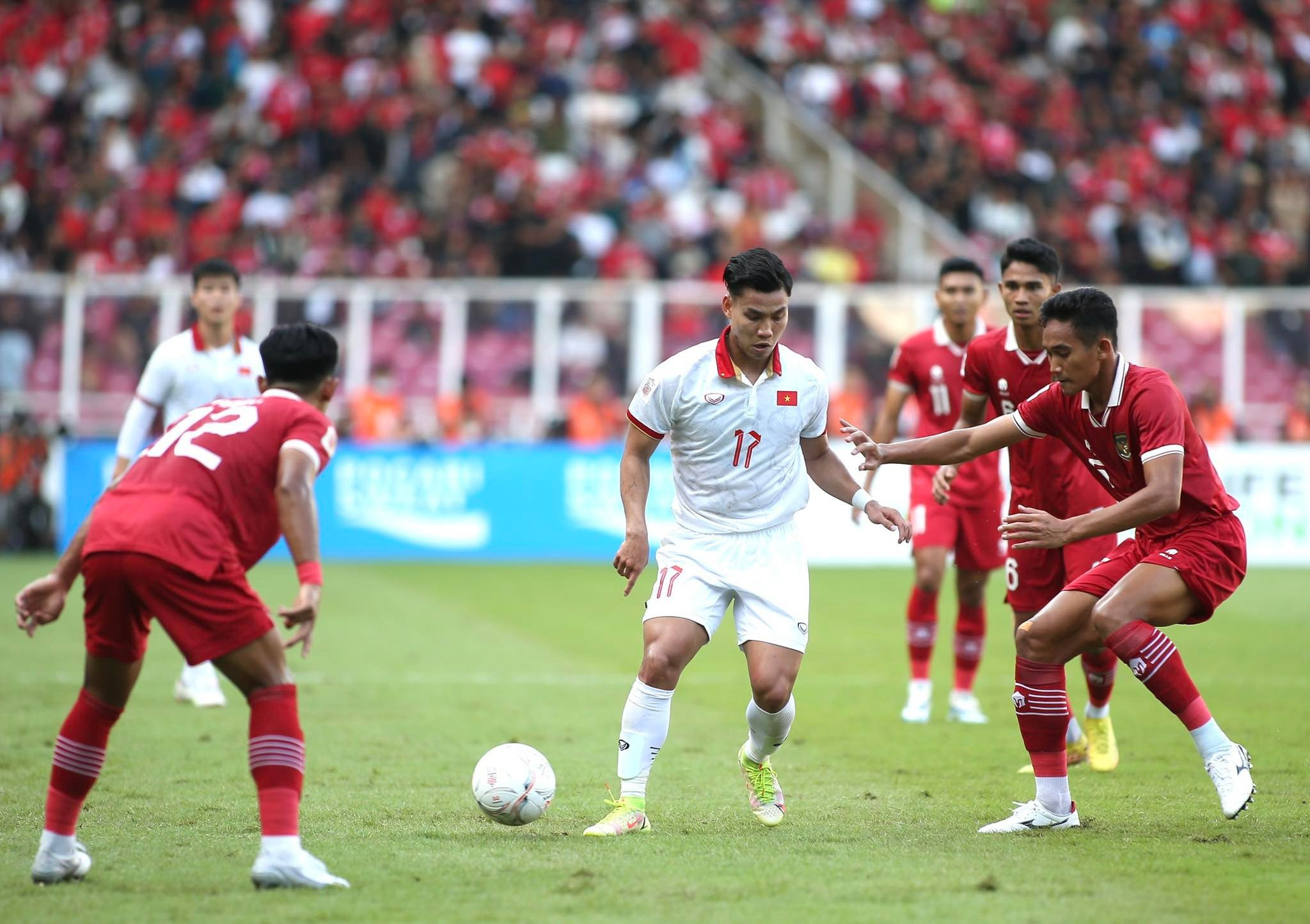 HLV Indonesia bắt bài tuyển Việt Nam lo lắng lượt về bán kết AFF Cup