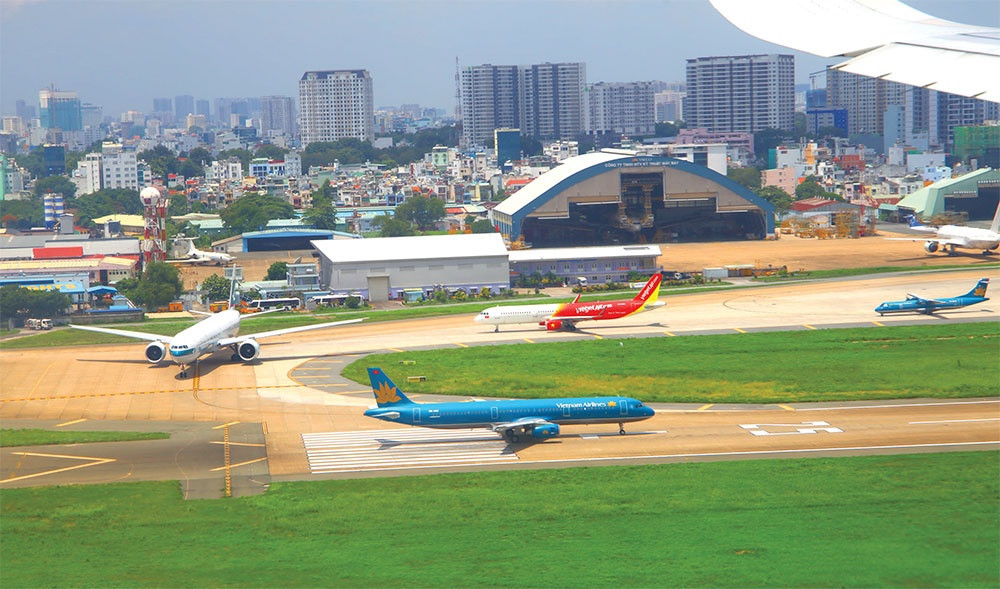 Contrasting complexions representing aviation arena