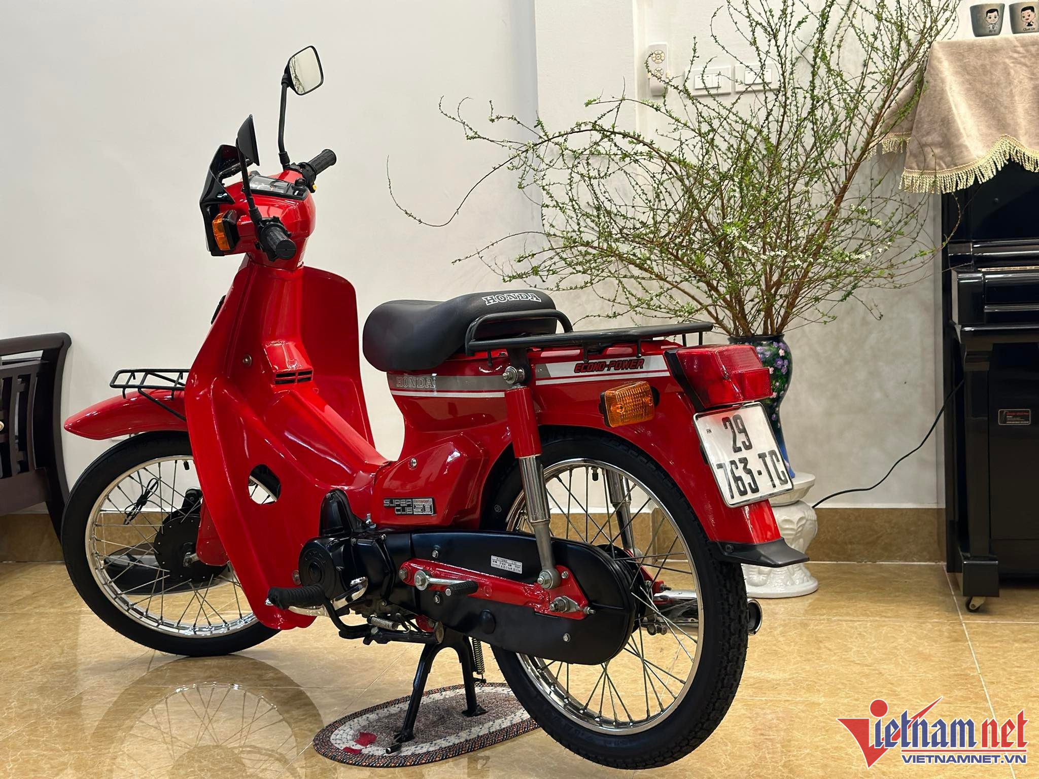 Honda Cub C50 “nữ hoàng đỏ” đời 1991 độc nhất Việt Nam