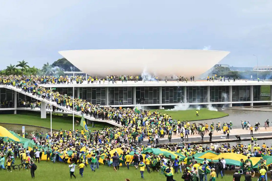 Người ủng hộ cựu tổng thống Brazil đột kích Quốc hội, gây bạo loạn ở thủ đô