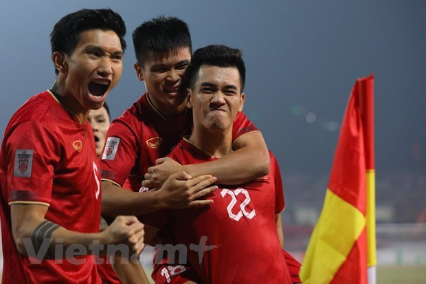 Vietnam defeat Indonesia 2-0 to advance to AFF Cup 2022 final hinh anh 1