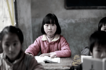Dòng nhật ký quặn lòng của bé gái bị cha mẹ bỏ lại nông thôn ở Trung Quốc
