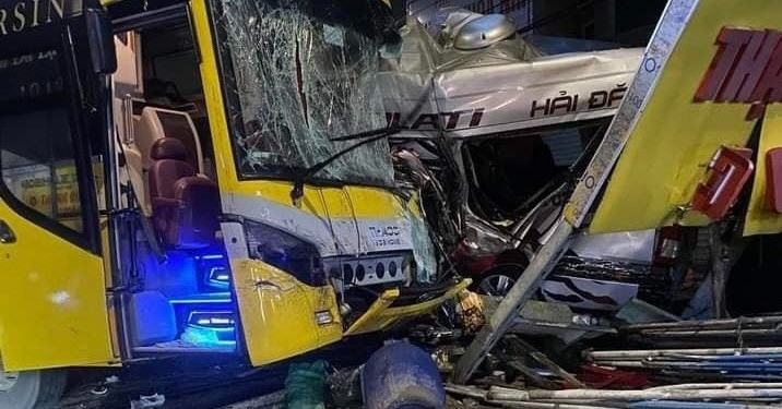 Four killed and five injured in bus collision in Dong Nai
