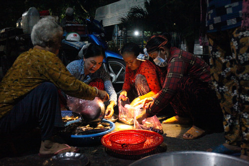 Mùa nước nổi về An Giang đi chợ 'ma' lúc nửa đêm