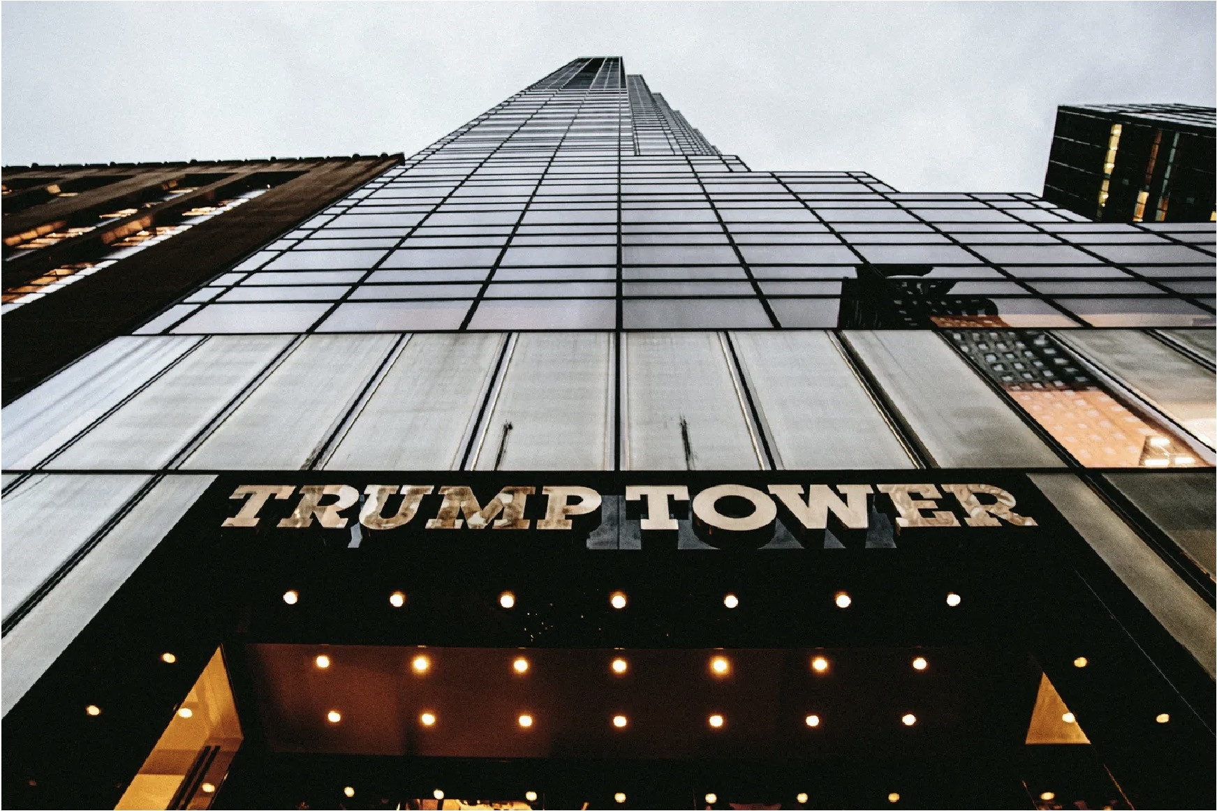Những tòa nhà biểu tượng có thể vuột khỏi tay ông Trump