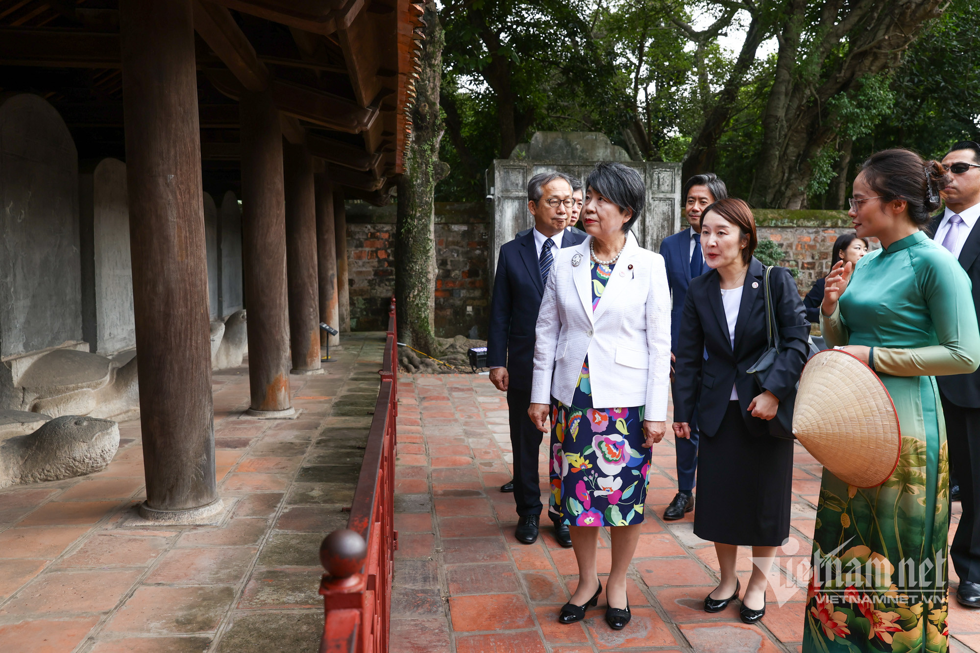 1535 ngoại trưởng Nhật Bản.jpg