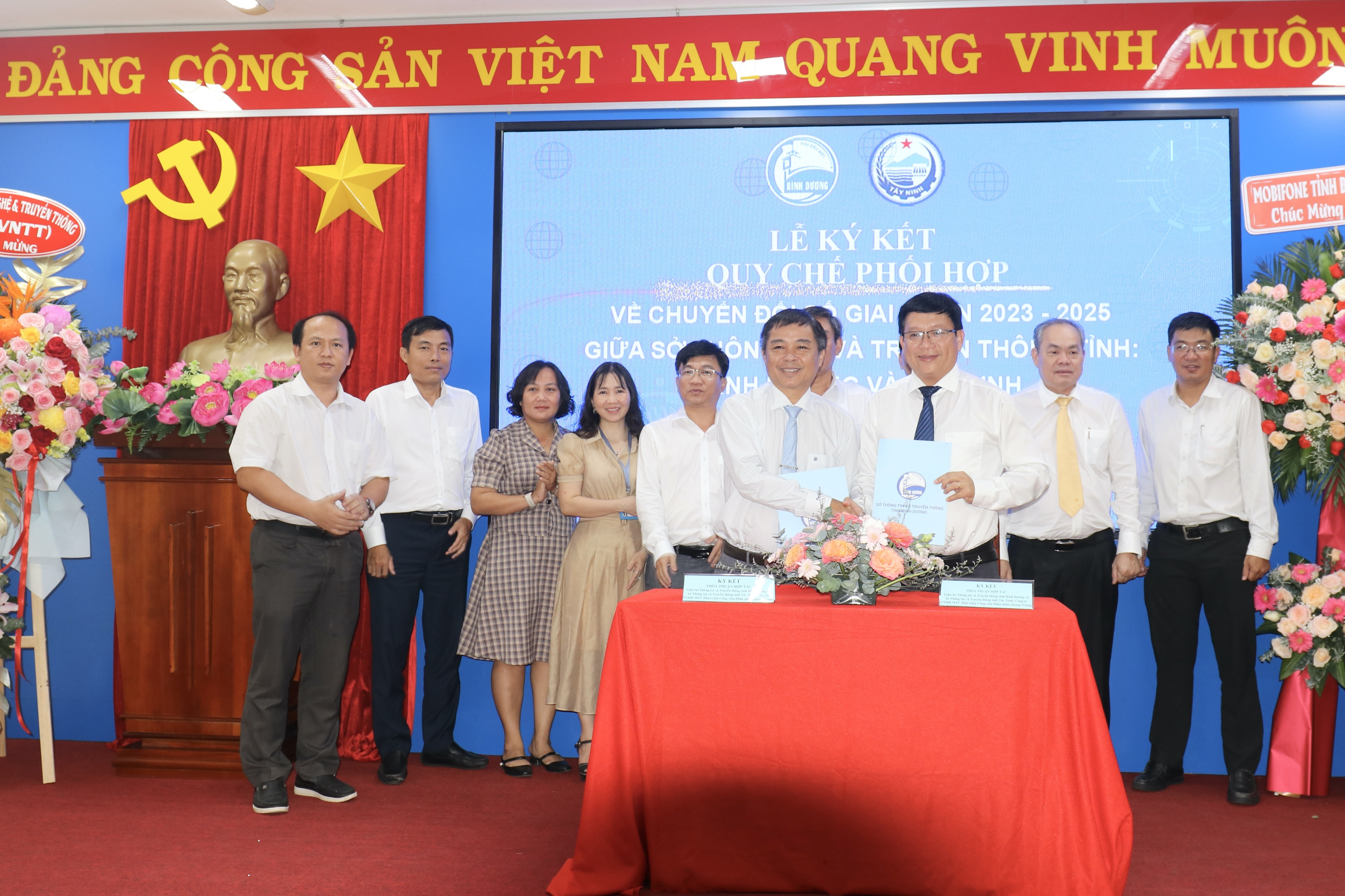 Bình Dương và Tây Ninh hợp tác thúc đẩy nhanh tiến trình chuyển đổi số