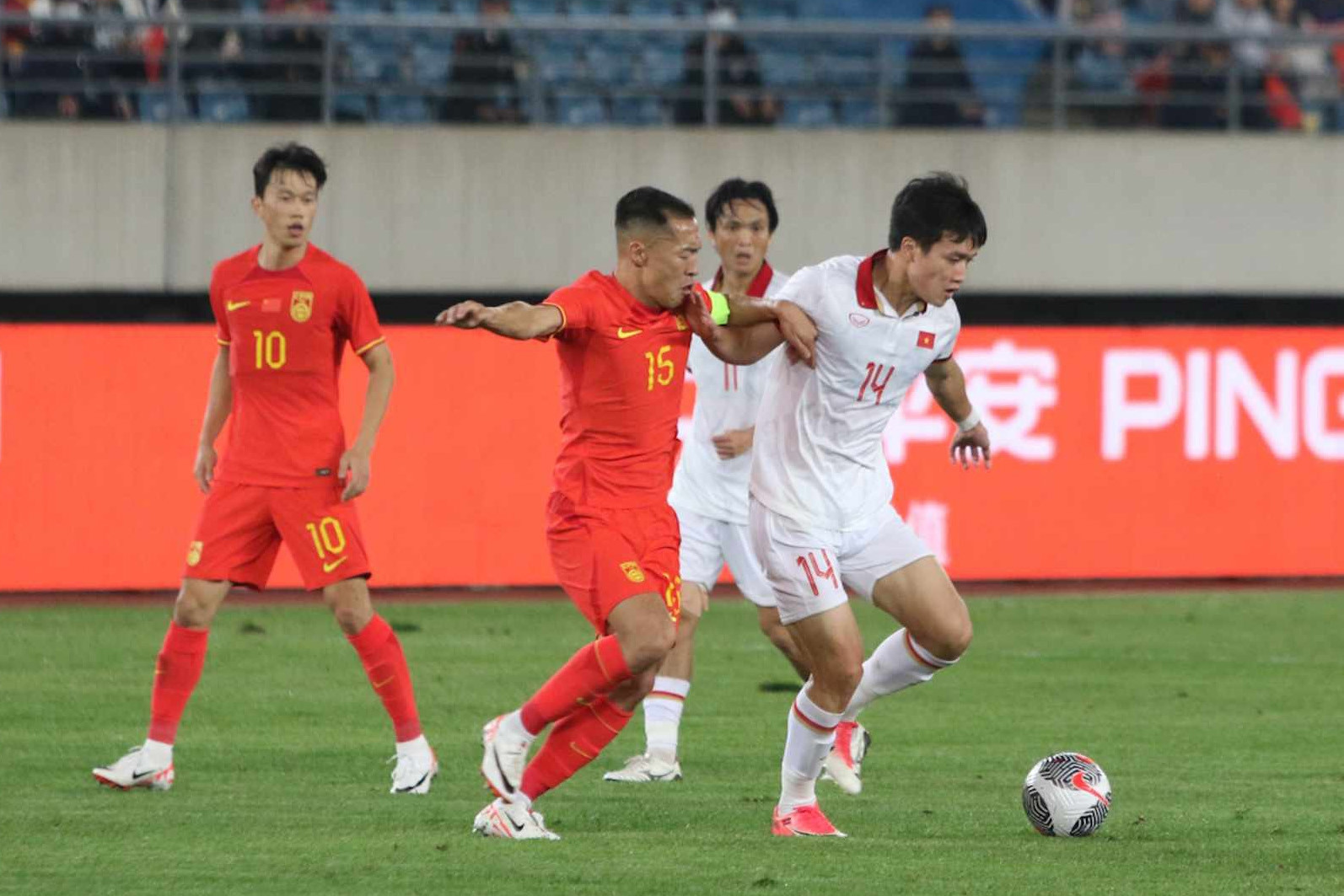 BLV Quang Tùng: Tuyển Việt Nam thua Trung Quốc không phải quá tệ