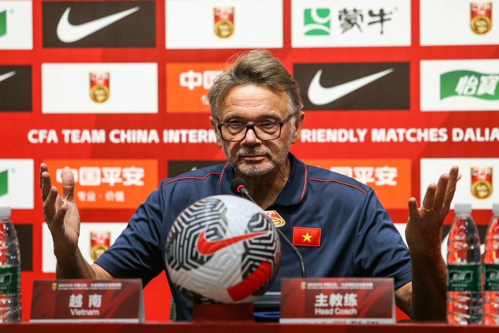 HLV Troussier nhận định tuyển Việt Nam có một trận đấu... thành công