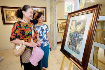 Ký ức sống động về Hà Nội của họa sĩ Sài thành yêu Thủ đô say đắm