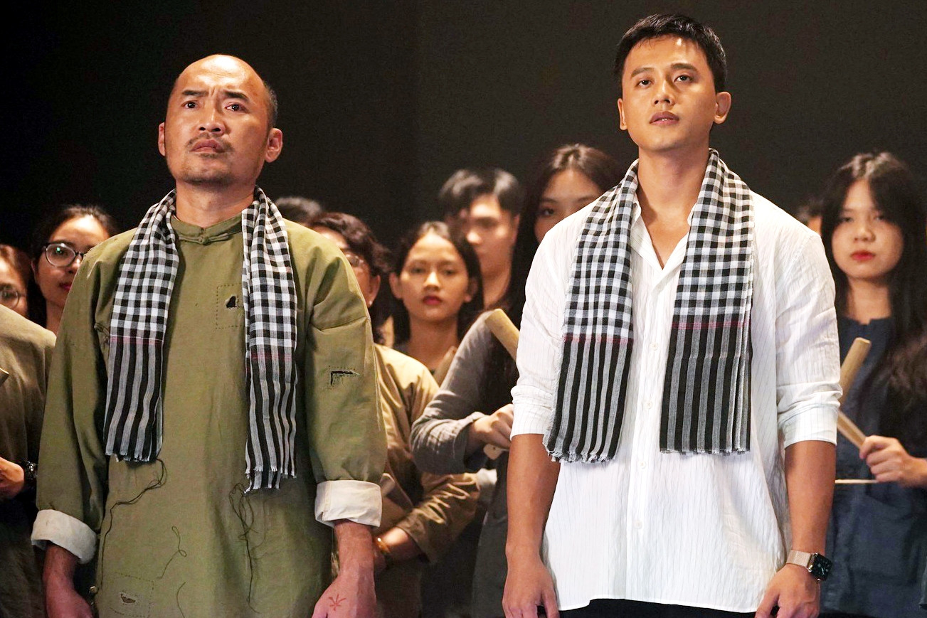 Mai Tài Phến, Tiến Luật và 300 nghệ sĩ hòa giọng trong MV 'Đất rừng phương Nam'