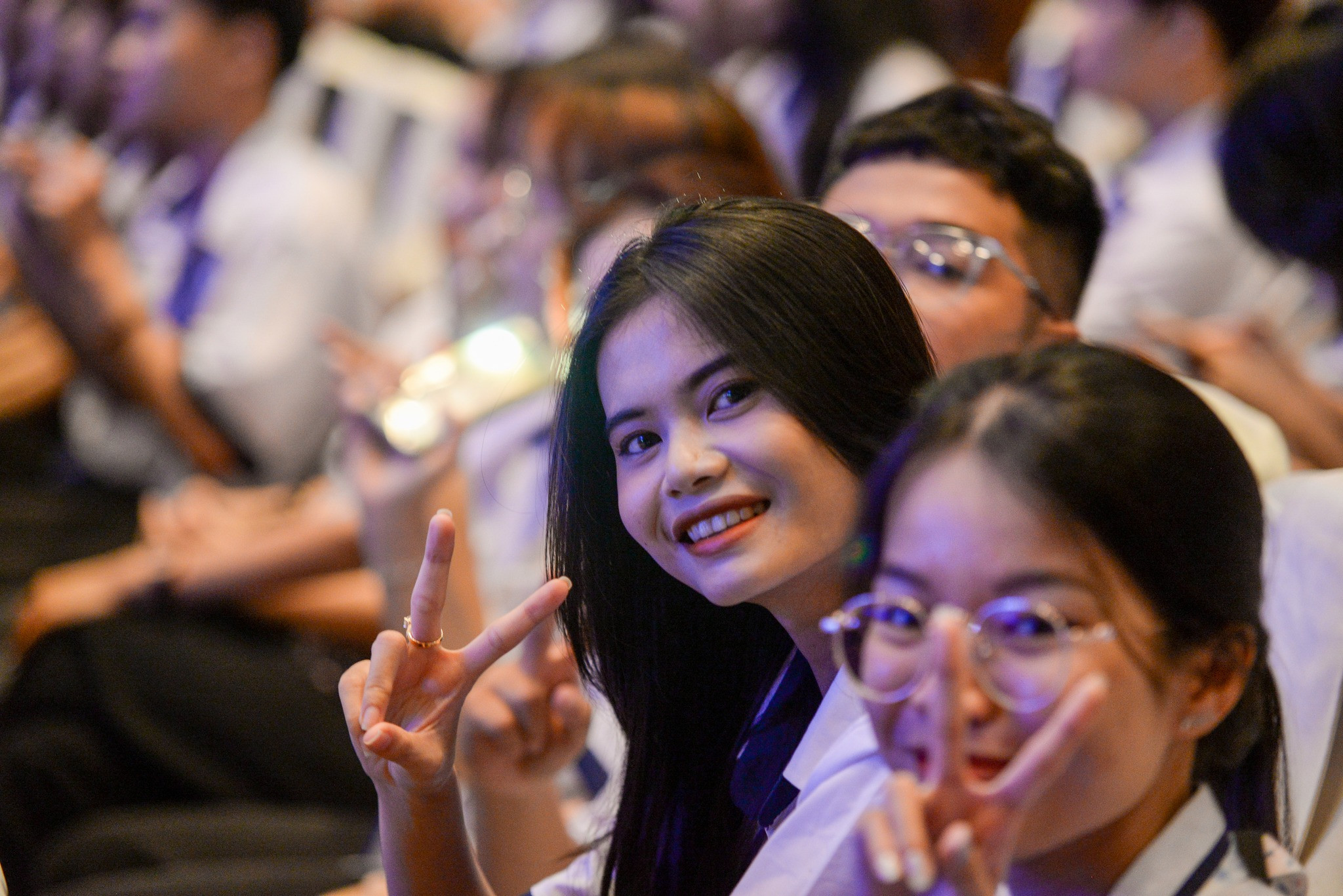 Thực hư việc sinh viên đóng học phí cao hơn được trường ưu tiên dự lễ khai giảng