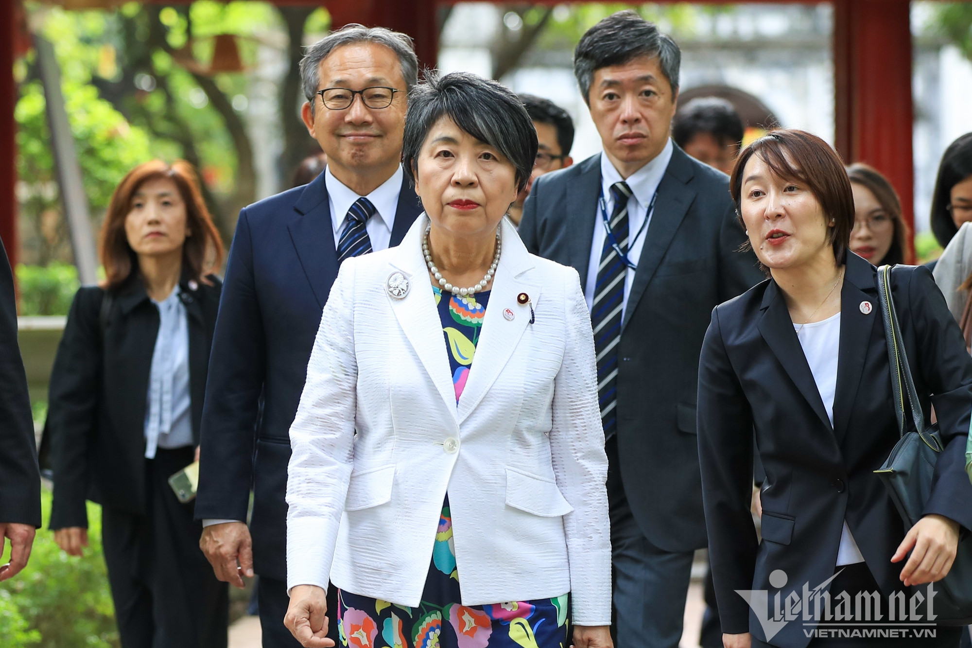 Thăm Văn Miếu, Ngoại trưởng Nhật Bản ngưỡng mộ nền văn hiến, giáo dục khoa cử