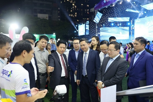 Thanh toán không dùng tiền mặt đạt 138,3 triệu tỷ đồng