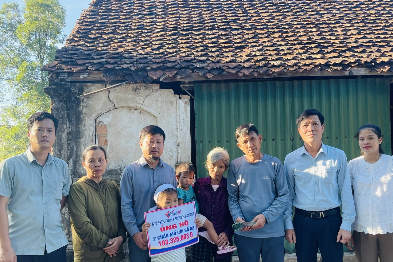 Trao hơn 103 triệu đồng tới hai cháu bé mồ côi cha mẹ ở Hà Tĩnh