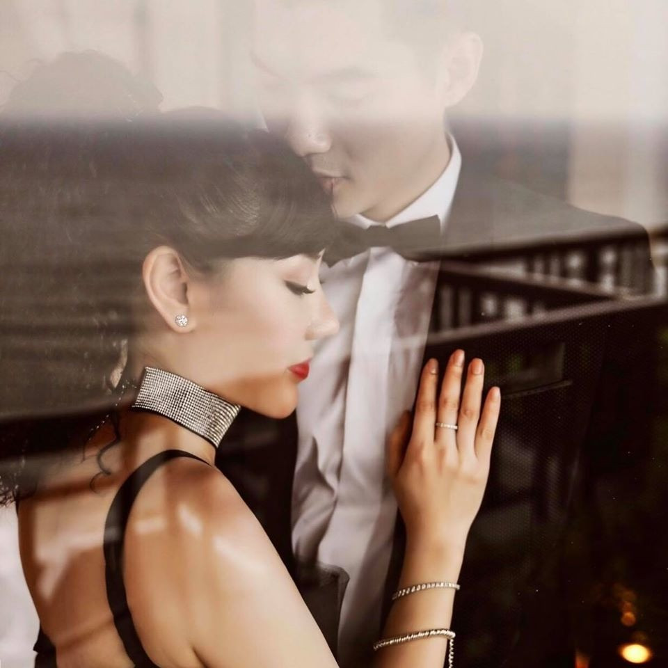 ba cap vo chong chi em hanh phuc.jpg