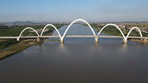 Bac Ninh opens bridge with highest steel arch in Vietnam hinh anh 2