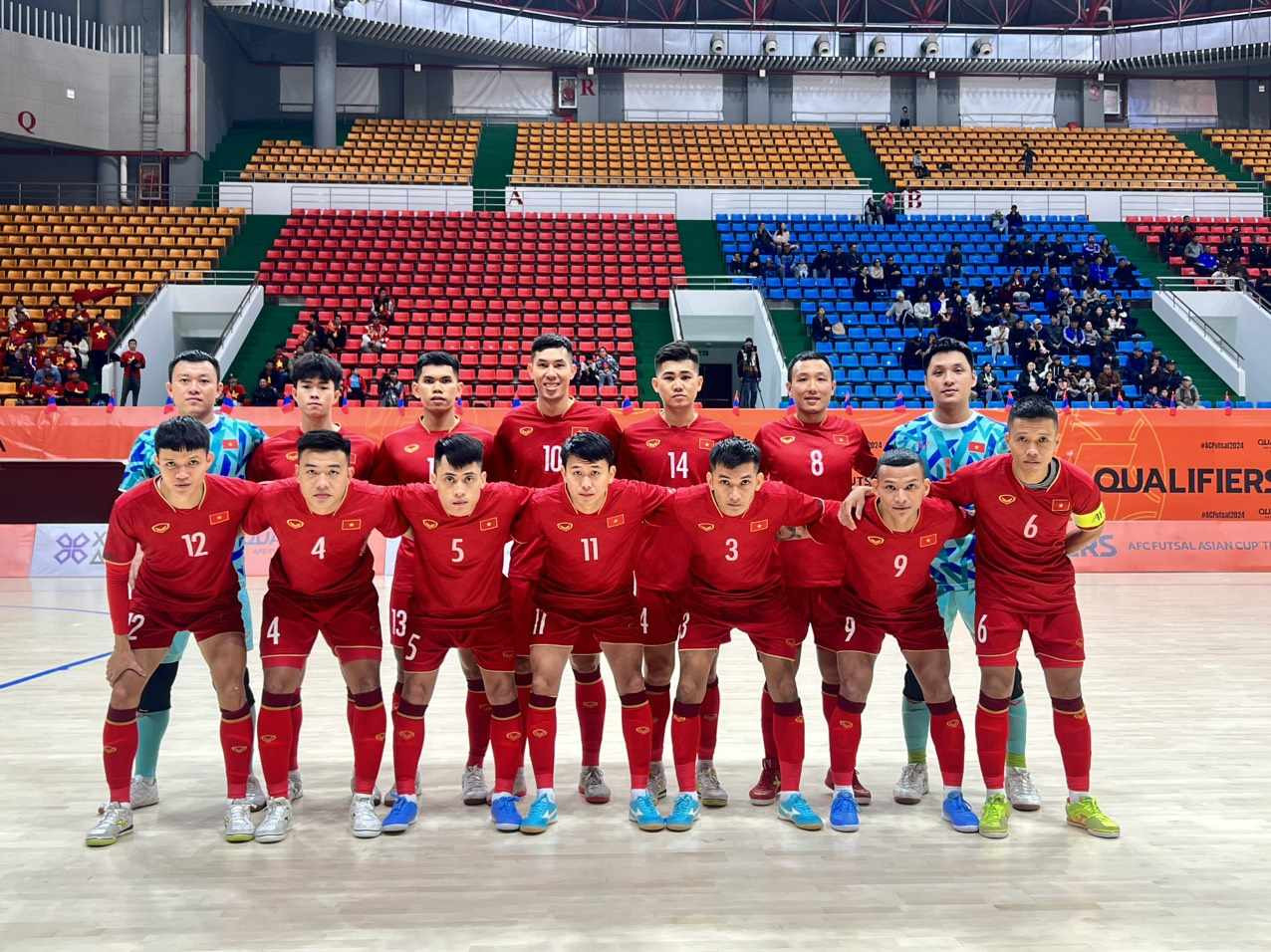 Tuyển futsal Việt Nam đánh bại Hàn Quốc, toàn thắng vòng bảng