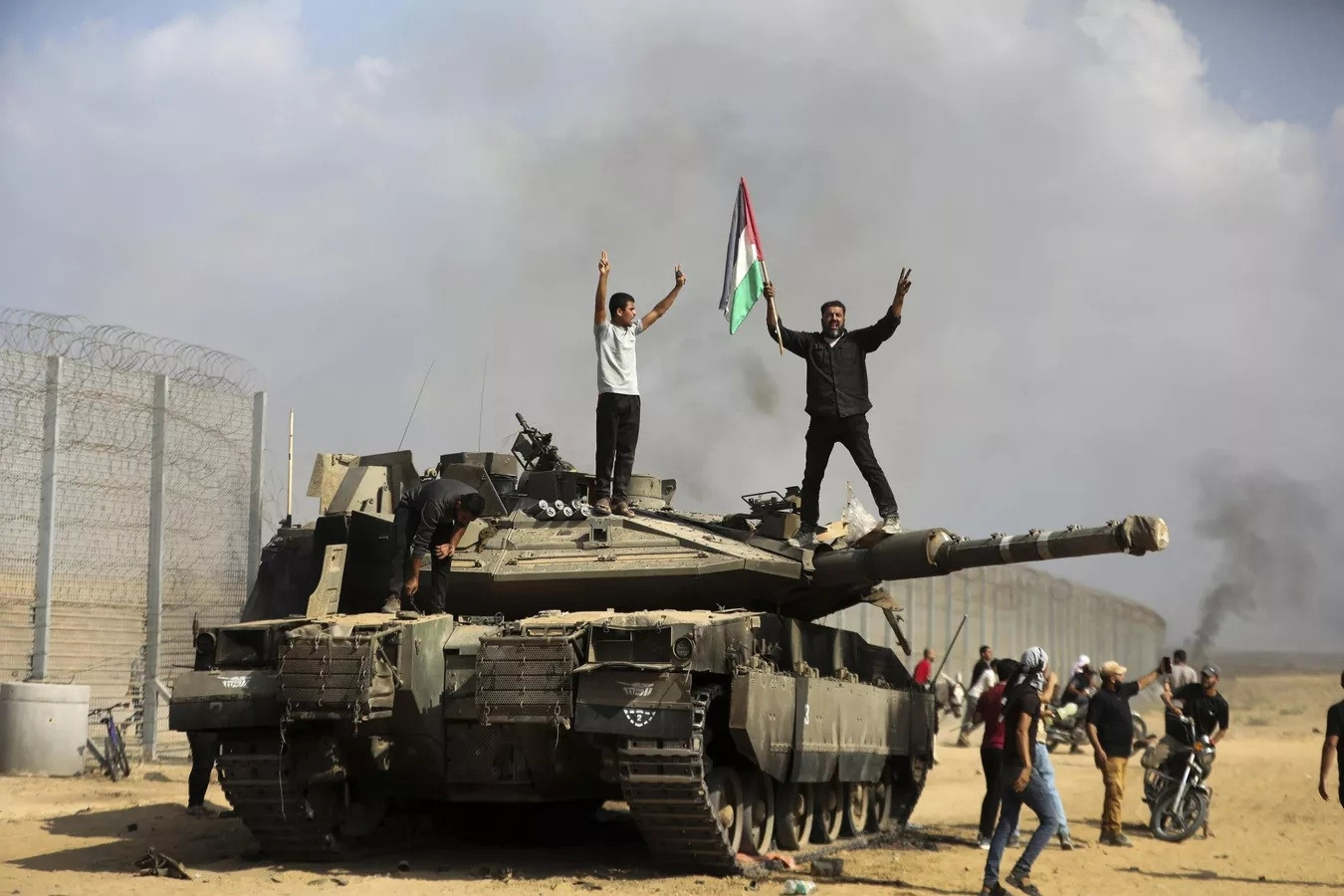 Hamas tăng cường phòng thủ ở Gaza, Israel tấn công các mục tiêu ở Lebanon