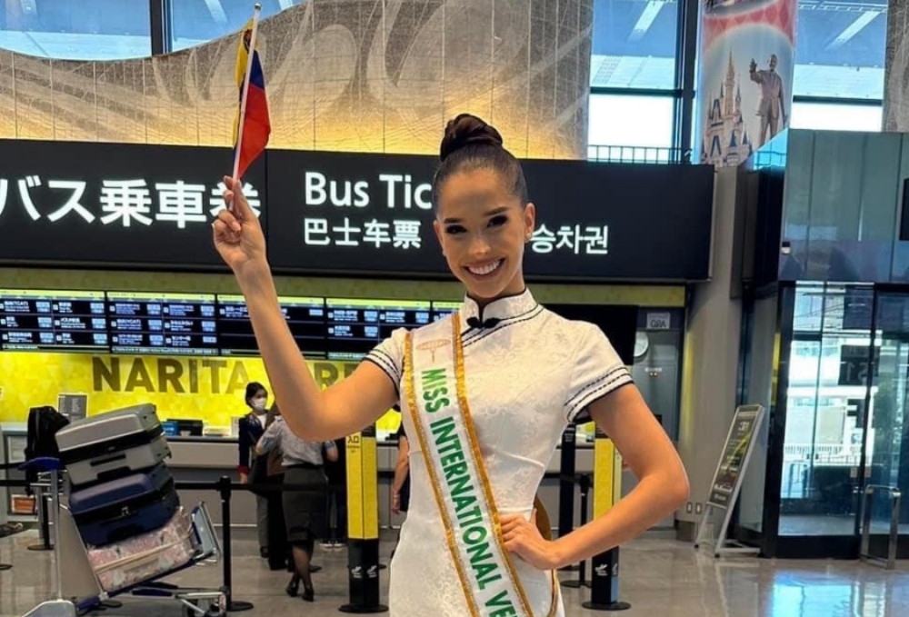 Hoa hậu Venezuela thất lạc tất cả hành lý, phải mượn đồ mặc từ sân bay