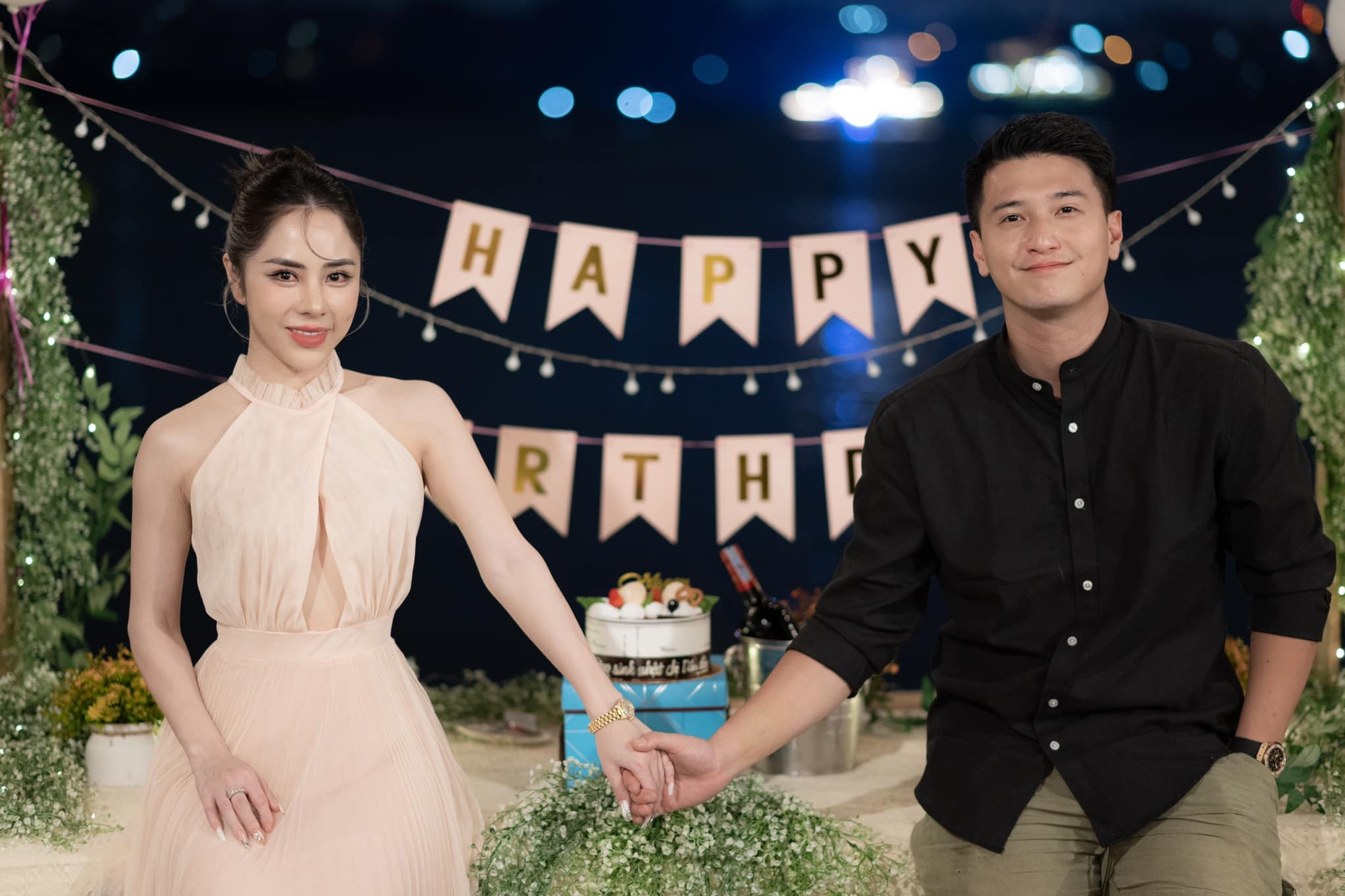 Huỳnh Anh xin lỗi vì 'kém duyên' trong tiệc sinh nhật bạn gái hơn 6 tuổi