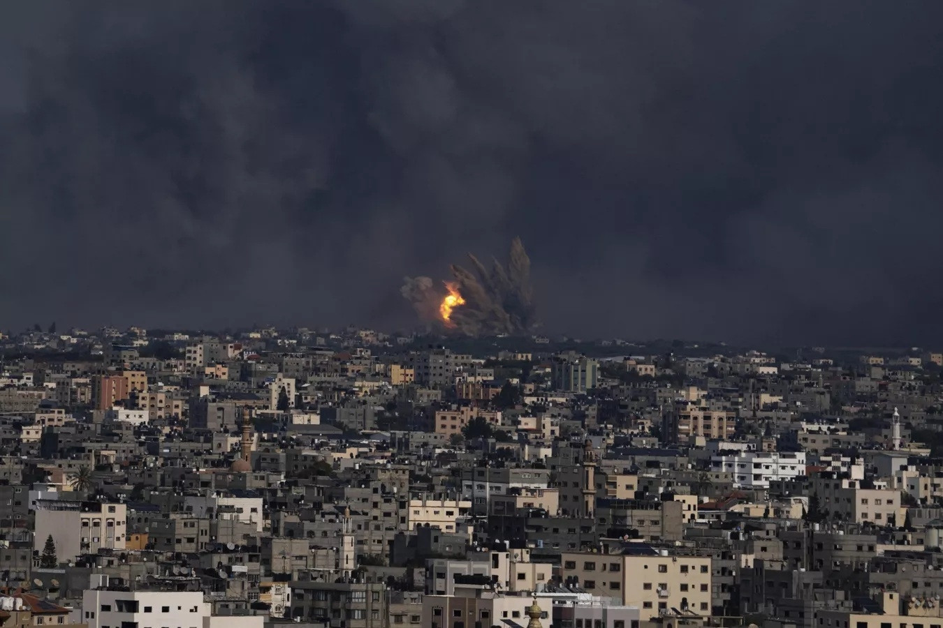 Israel chuẩn bị chiến dịch dài nhiều tháng, tấn công hơn 200 mục tiêu Hamas