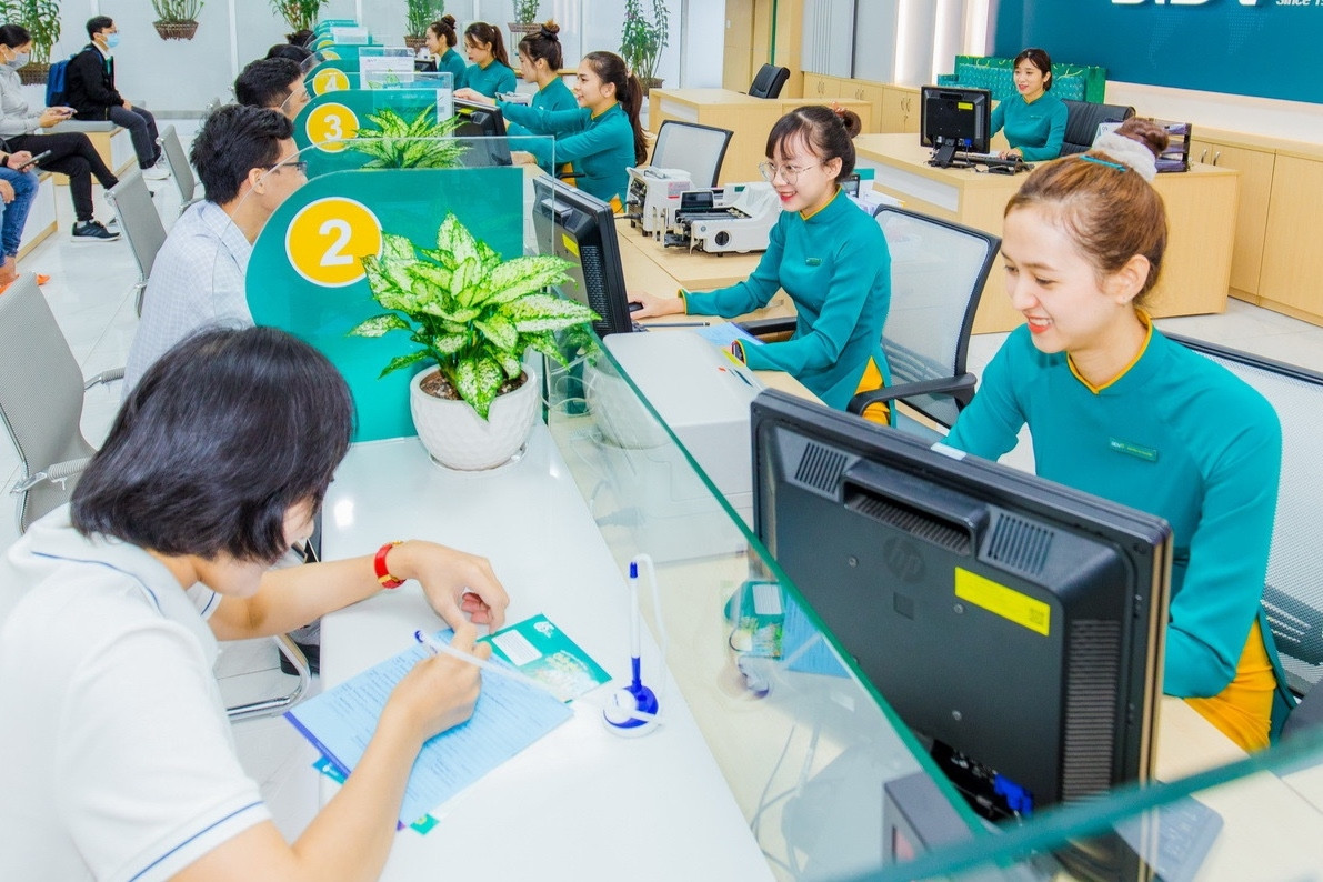 Lãi suất ngân hàng 11/10/2023: BIDV và VietinBank đưa lãi suất về mức thấp nhất