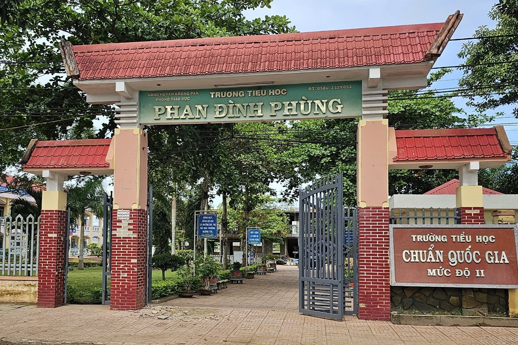 Thu tiền 'hao mòn cơ sở vật chất', một trường tiểu học bị phản ứng dữ dội