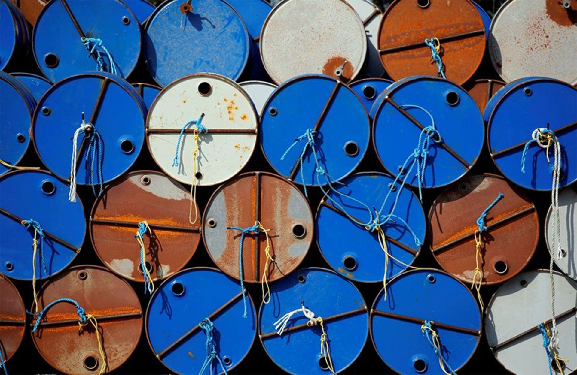 Giá xăng dầu hôm nay 12/10/2023: Mối lo nguồn cung được xoa dịu, dầu giảm giá
