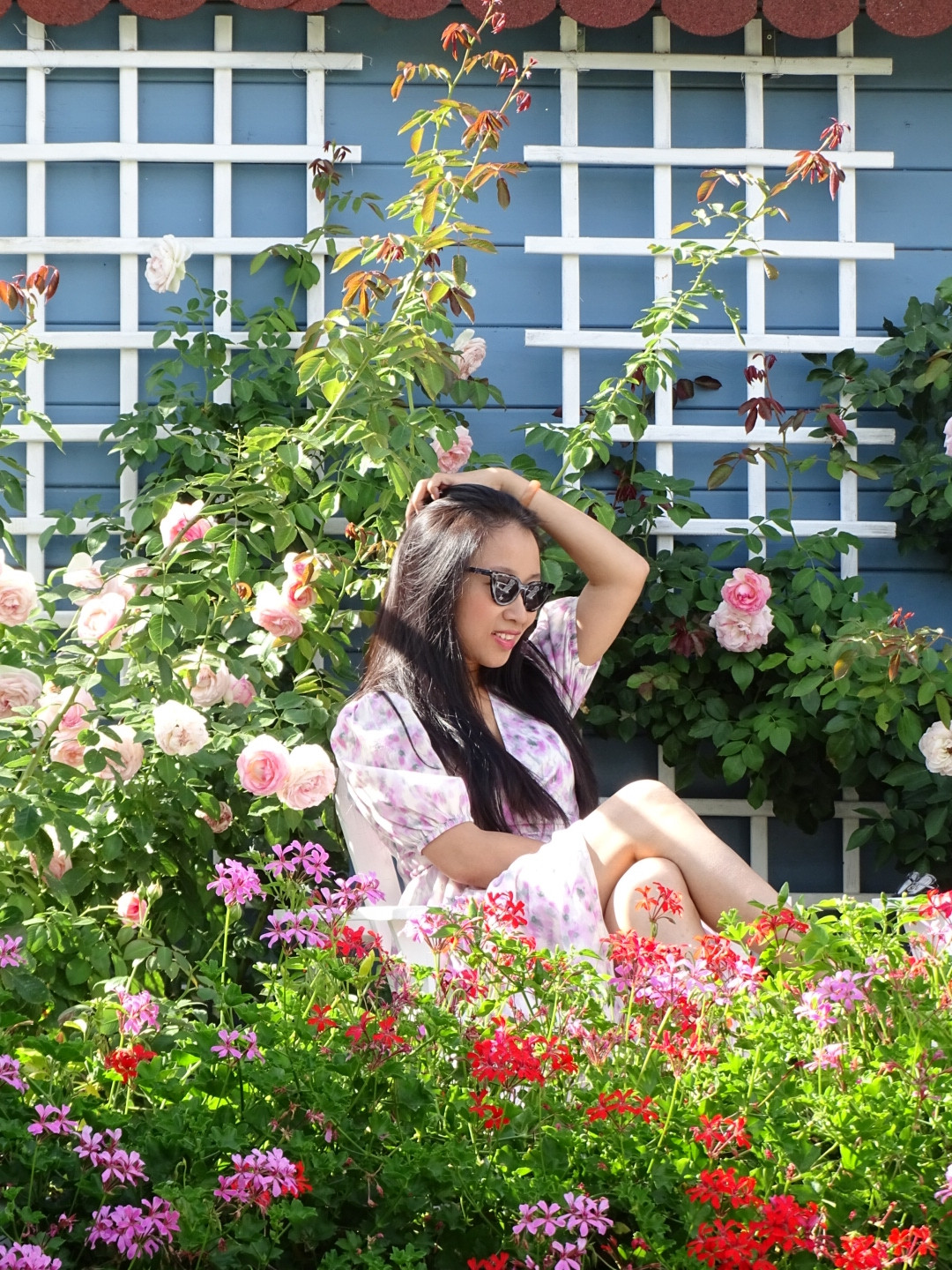 Gia đình Việt tại Đức biến nhà vườn 750m2 thành 'resort hoa hồng' ngàn người mê