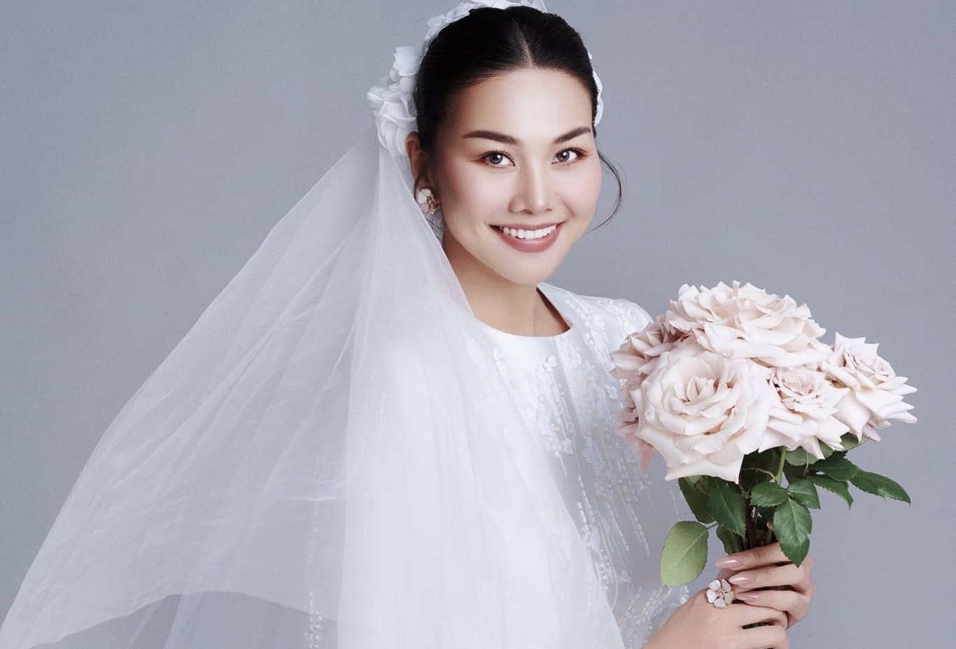 Thanh Hằng và chồng nhạc trưởng tổ chức hôn lễ ngày 22/10