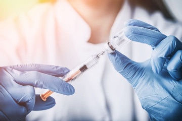 Việt Nam tiêm thử nghiệm vắc xin sốt xuất huyết của Nhật Bản