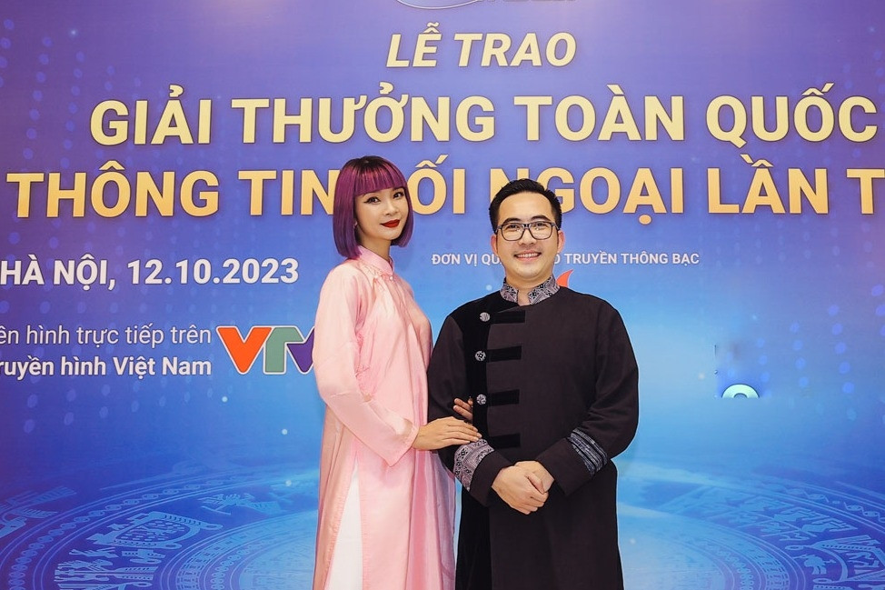 Hoàng Công Cường, Hạ Vy nhận giải Khuyến khích về thông tin đối ngoại