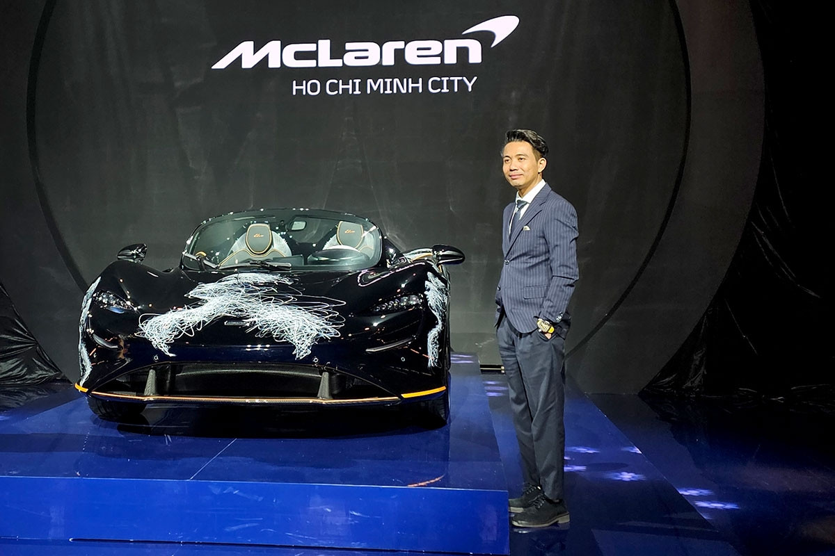 Minh nhựa nhận siêu xe McLaren Elva giá gần 143 tỷ đồng sau 2 năm chờ đợi