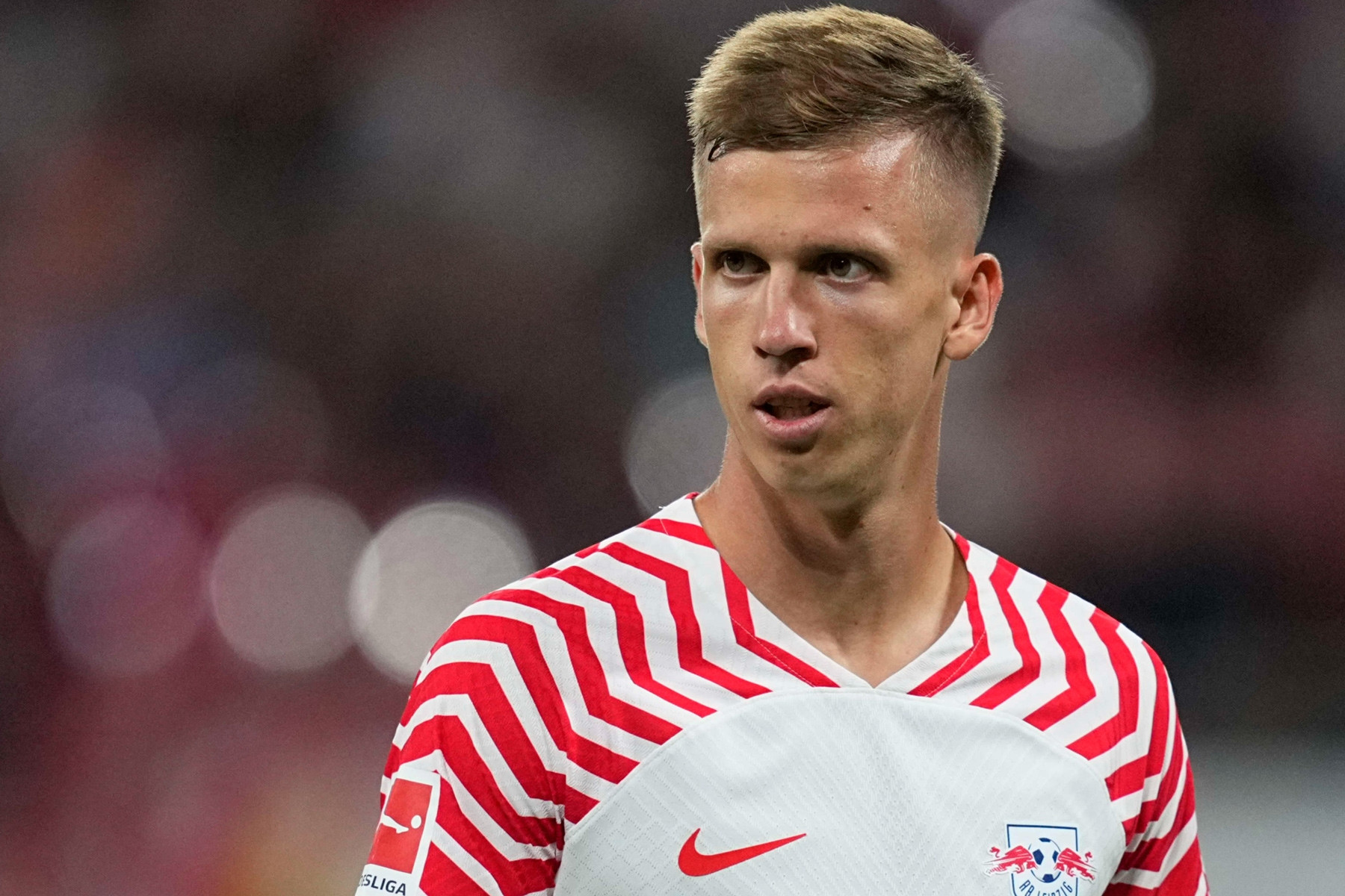 Chelsea và Man City tranh chữ ký Dani Olmo