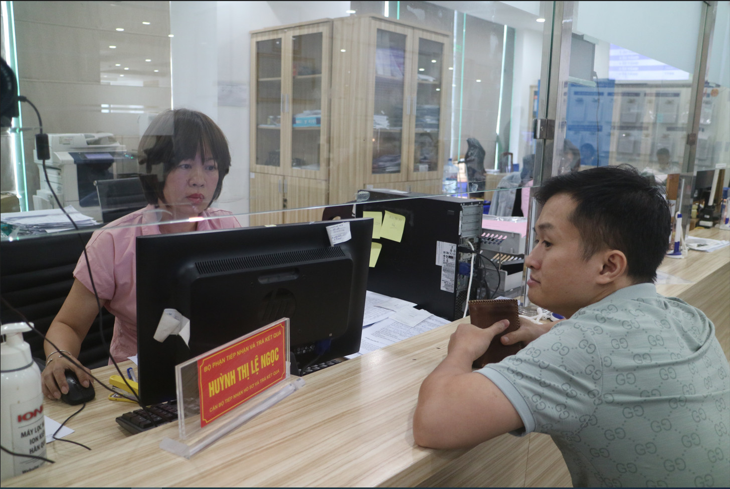 cho lam thu tuc gplx.jpg